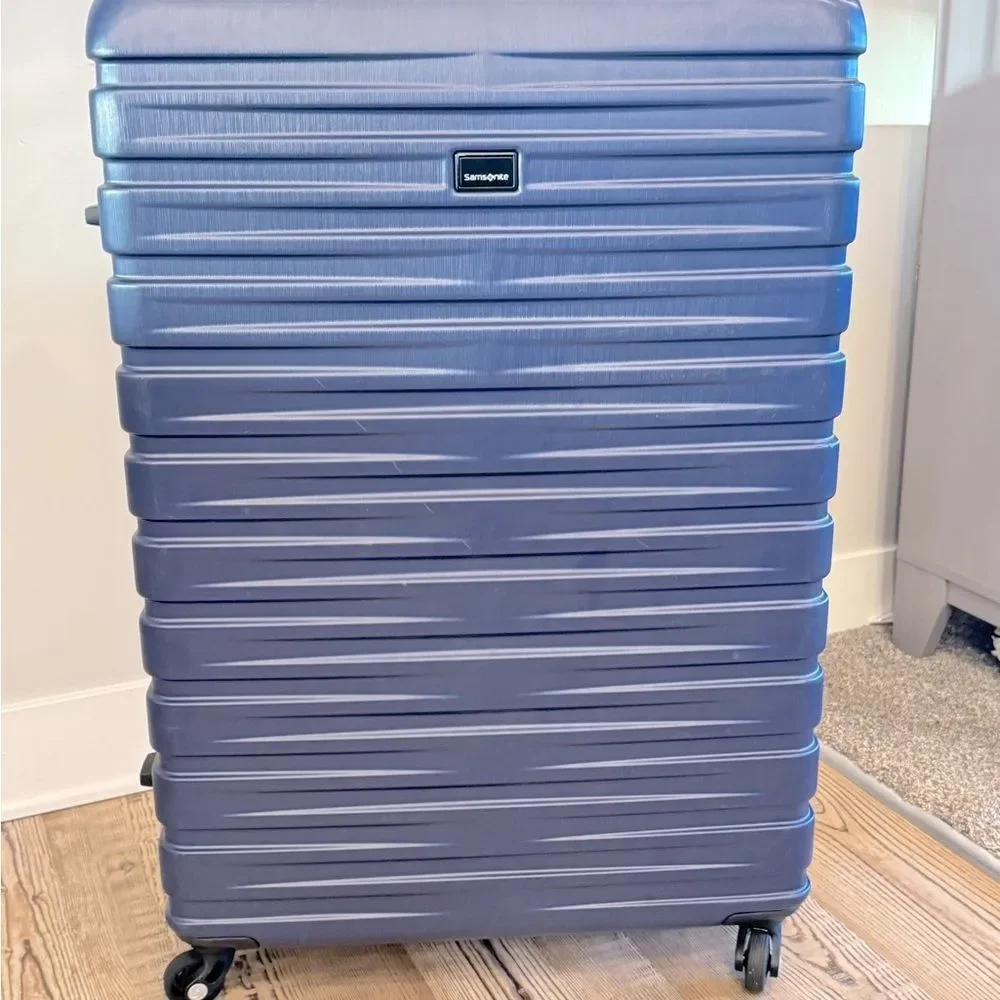 Samsonite Uptempo X Hardside 1 Piece carry on Spinner luggage Suitcase TSA lock
